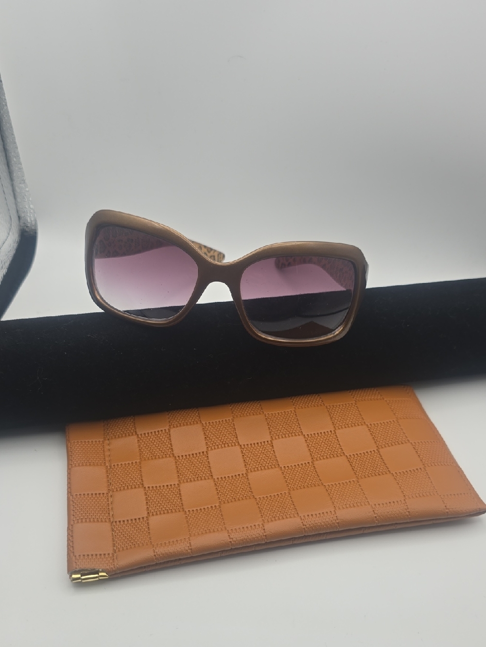 Gloria Vanderbilt Square Leopard & Gold Women’s Sunnies W Purple Lens (NWOT)✨🐆✨